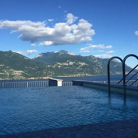 Sleeps 5 Pool Air Con